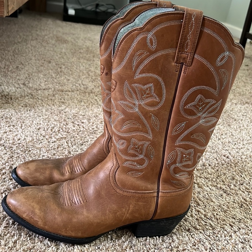 Ariat cowgirl boots